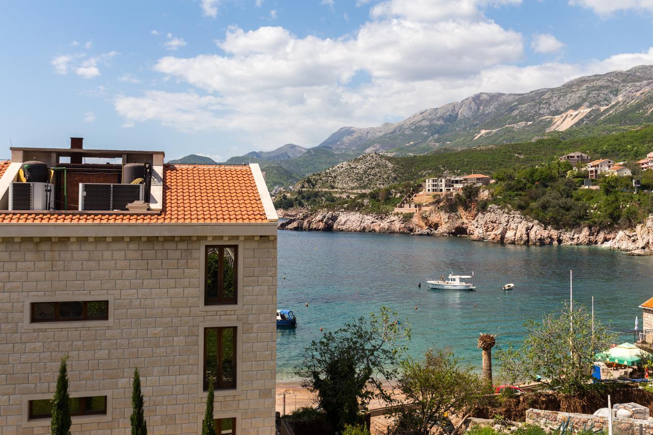 Apartments Varja Sveti Stefan Bagian luar foto