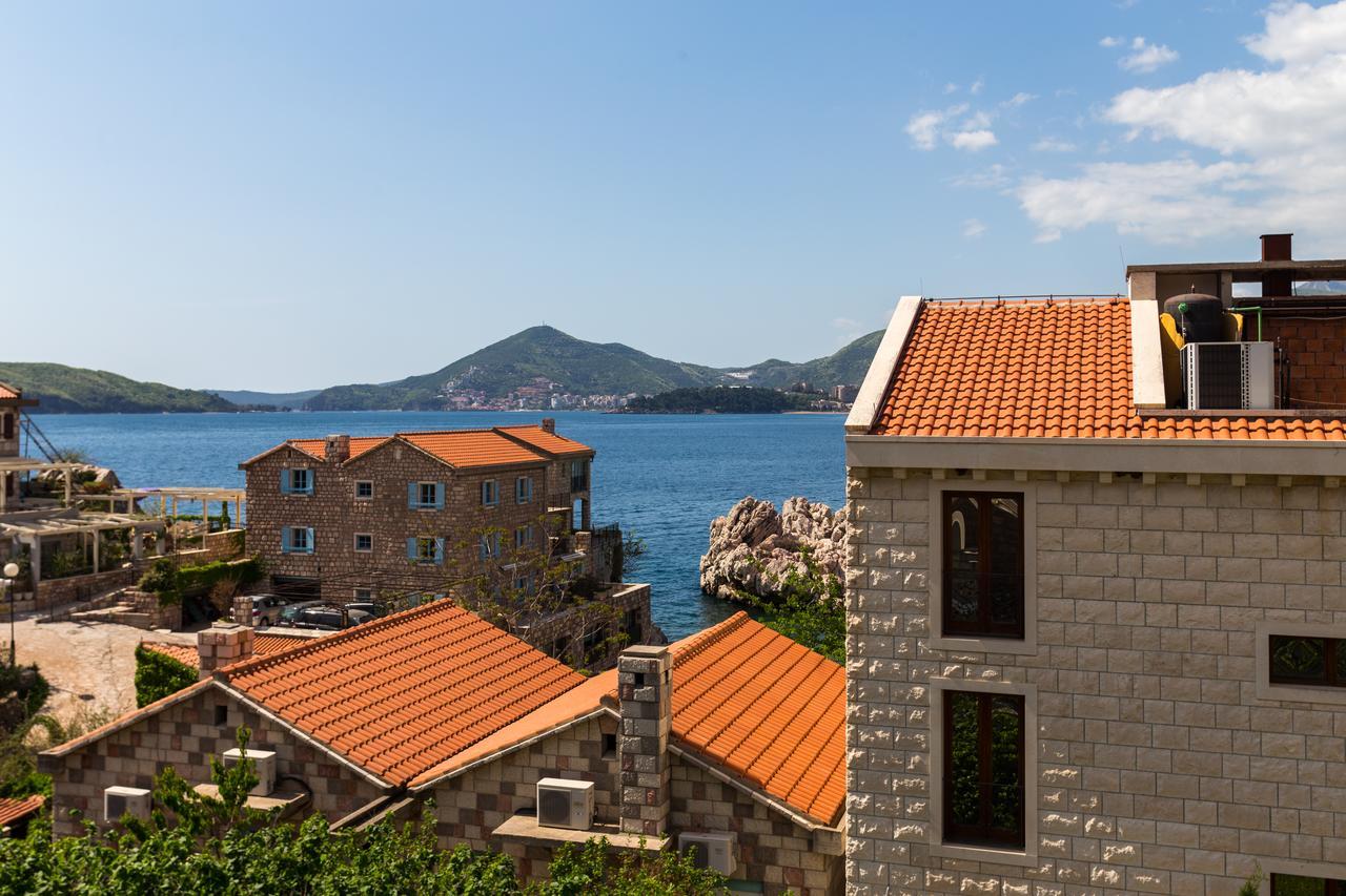 Apartments Varja Sveti Stefan Bagian luar foto